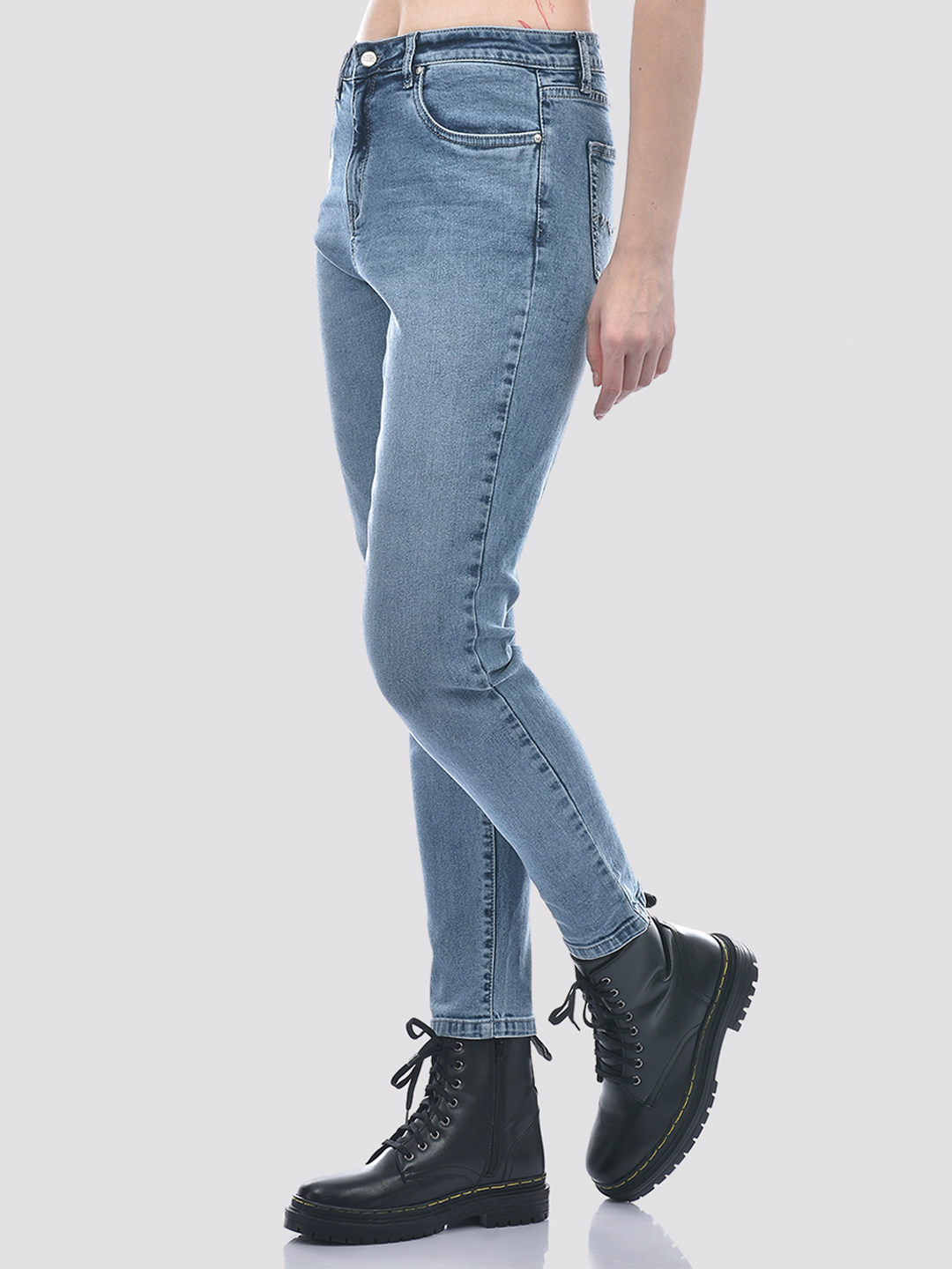 Numero Uno Women Tapered Fit Jeans With Utility Back Pockets